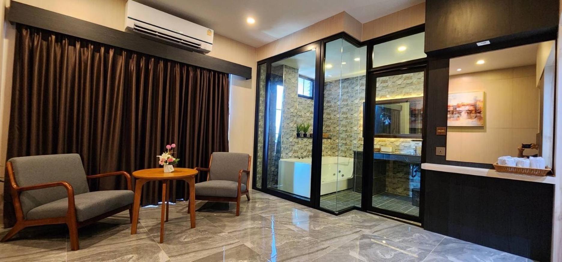 The Room Boutique Hotel Sakon Nakhon Luaran gambar