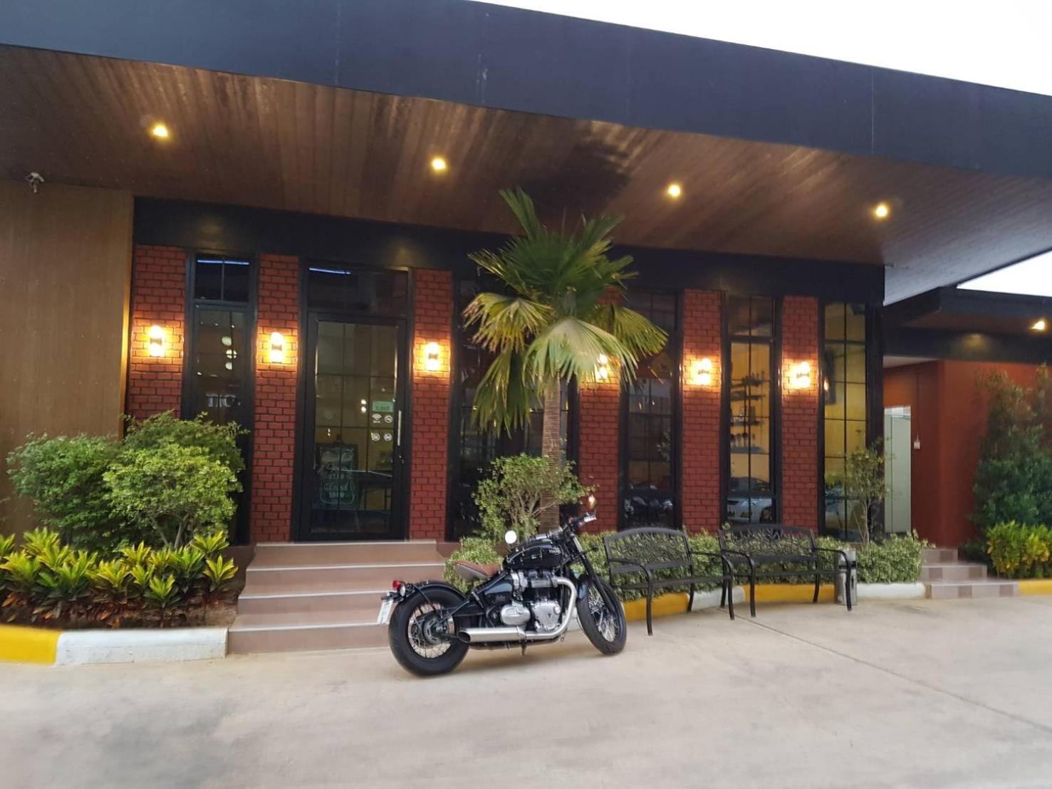 The Room Boutique Hotel Sakon Nakhon Luaran gambar